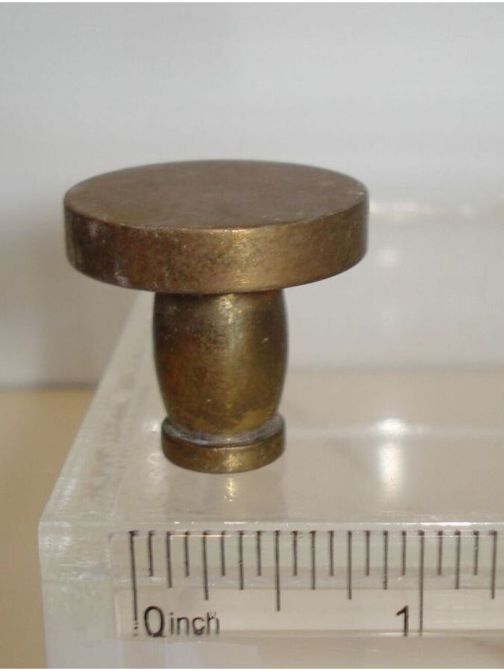 Antique Brass Round Hardware / Cabinet pull